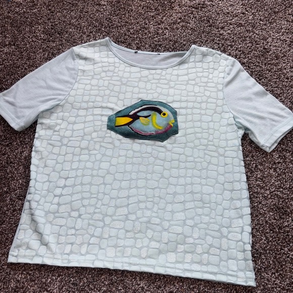 Upcycled One of a kind Whimsical Blue Fish Patch Embellished Short Baby Tee L - Picture 5 of 5